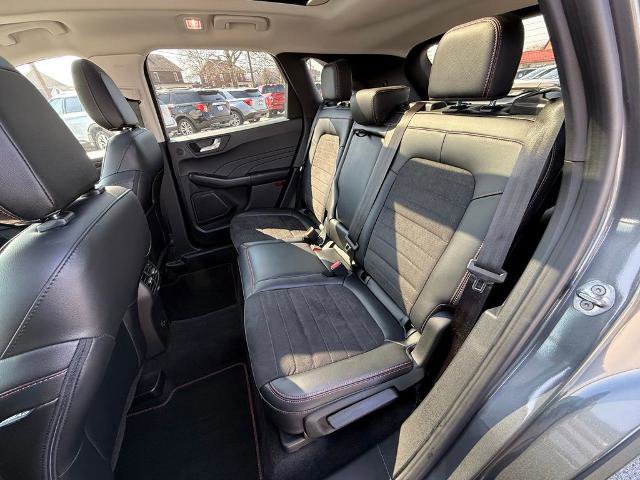 Certified 2022 Ford Escape SEL w/ SEL Stealth AWD Package image 27