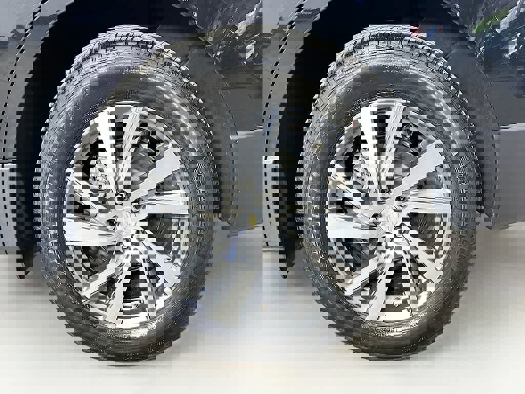 Used 2024 Chevrolet Equinox Premier image 12