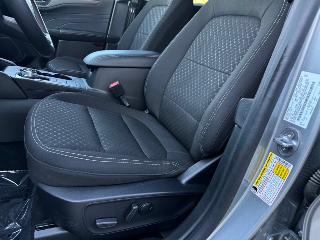 Certified 2024 Ford Escape Active AWD/4WD image 6