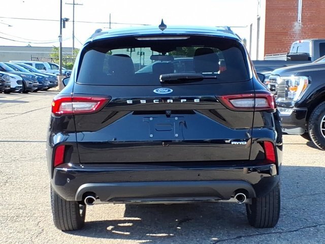 Certified 2024 Ford Escape ST-Line w/ Tech Pack #1 AWD/4WD image 17