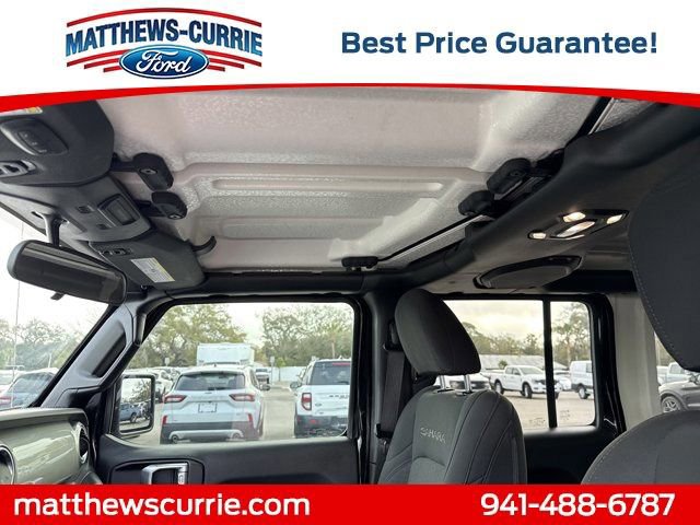 Used 2020 Jeep Wrangler Unlimited Sahara image 11