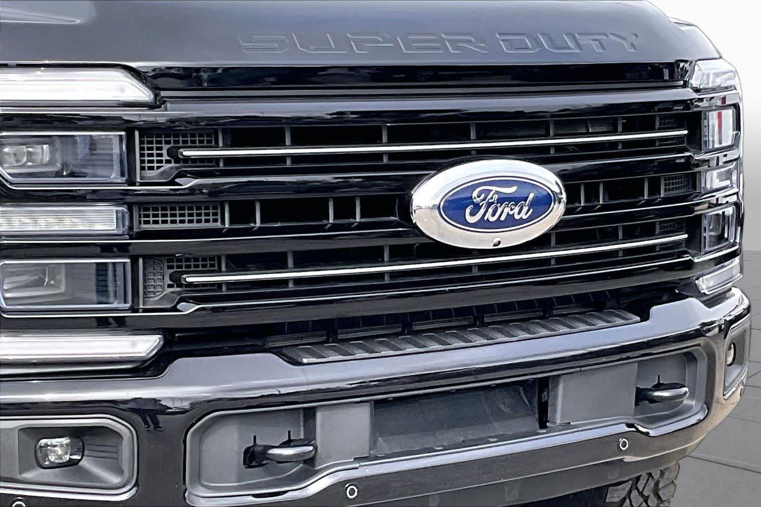 Certified 2025 Ford F250 Platinum w/ Tremor Off-Road Package AWD/4WD image 27