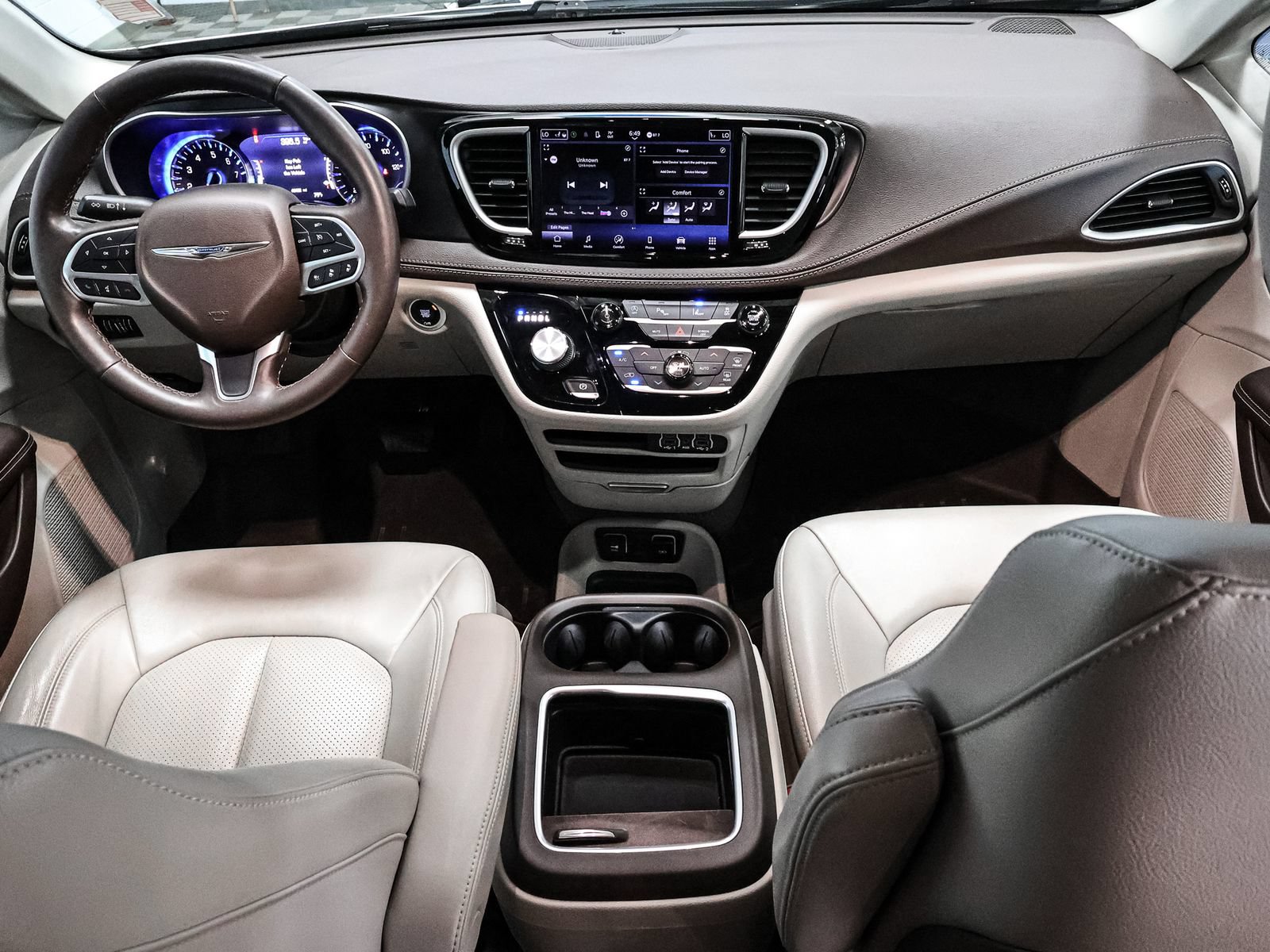 Used 2021 Chrysler Pacifica Touring-L FWD image 24