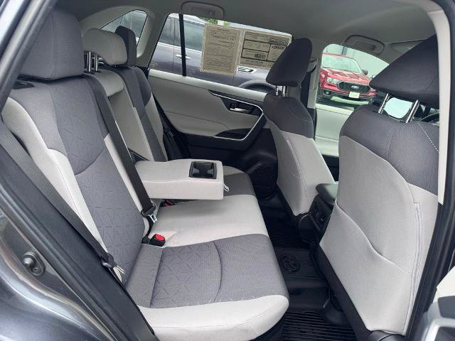 Used 2022 Toyota RAV4 XLE AWD/4WD image 18