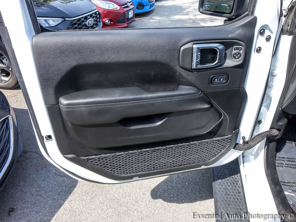 Used 2023 Jeep Wrangler Unlimited Sahara AWD/4WD image 20