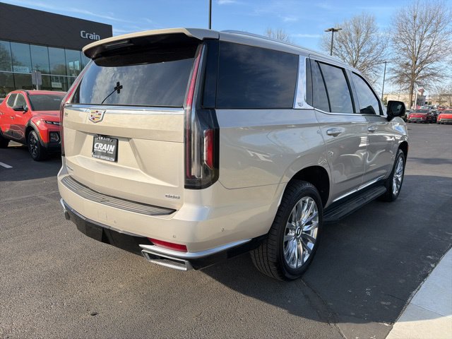 Used 2023 Cadillac Escalade Premium Luxury RWD image 9