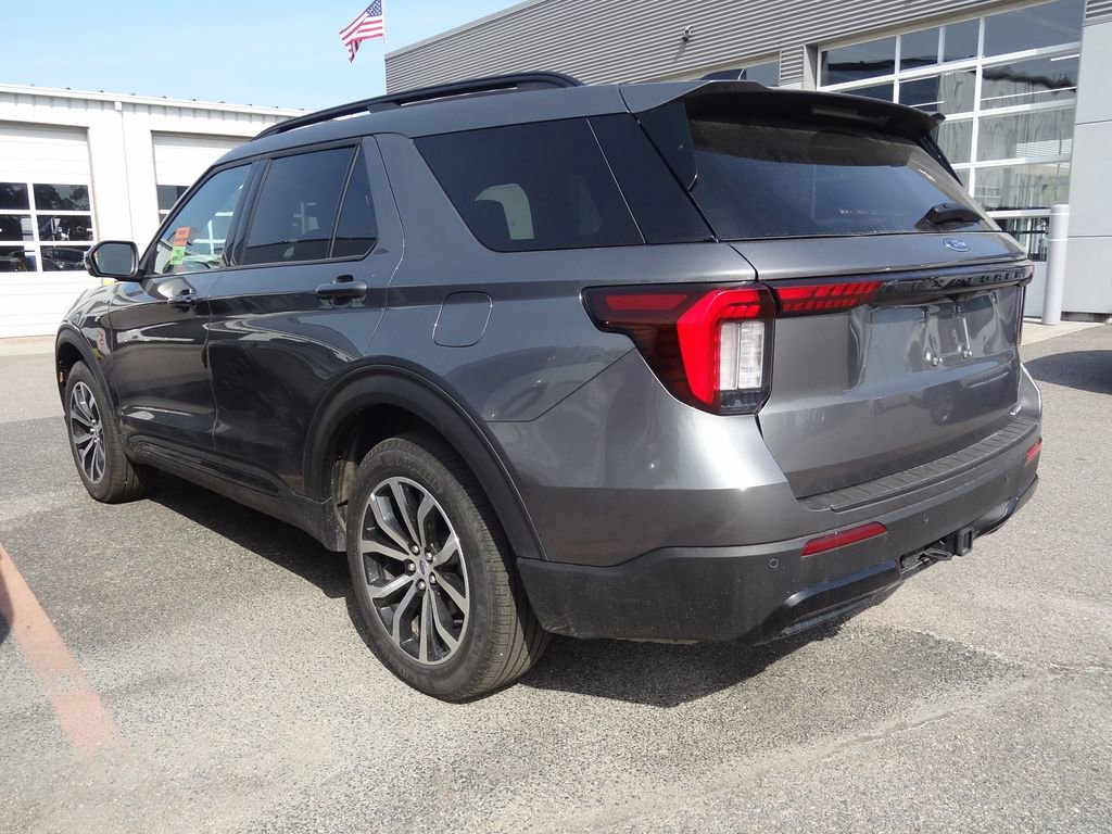 Certified 2025 Ford Explorer ST-Line AWD/4WD image 5