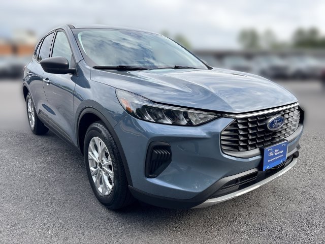 Certified 2025 Ford Escape Active FWD image 2