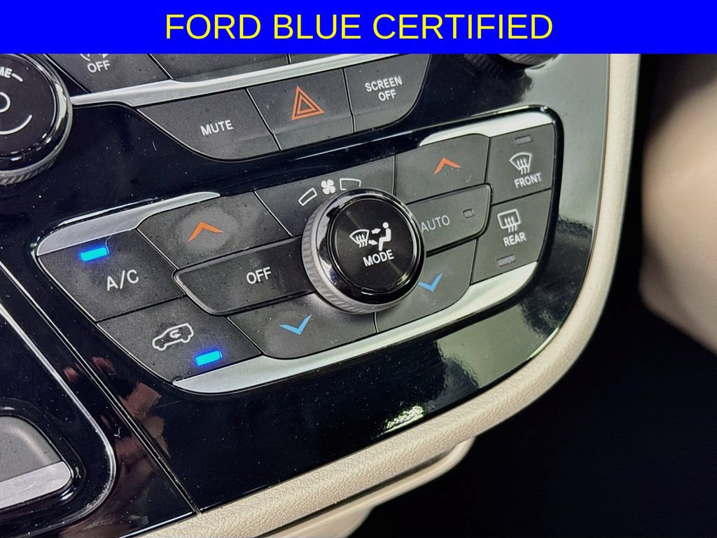 Used 2024 Chrysler Pacifica Touring-L FWD image 18
