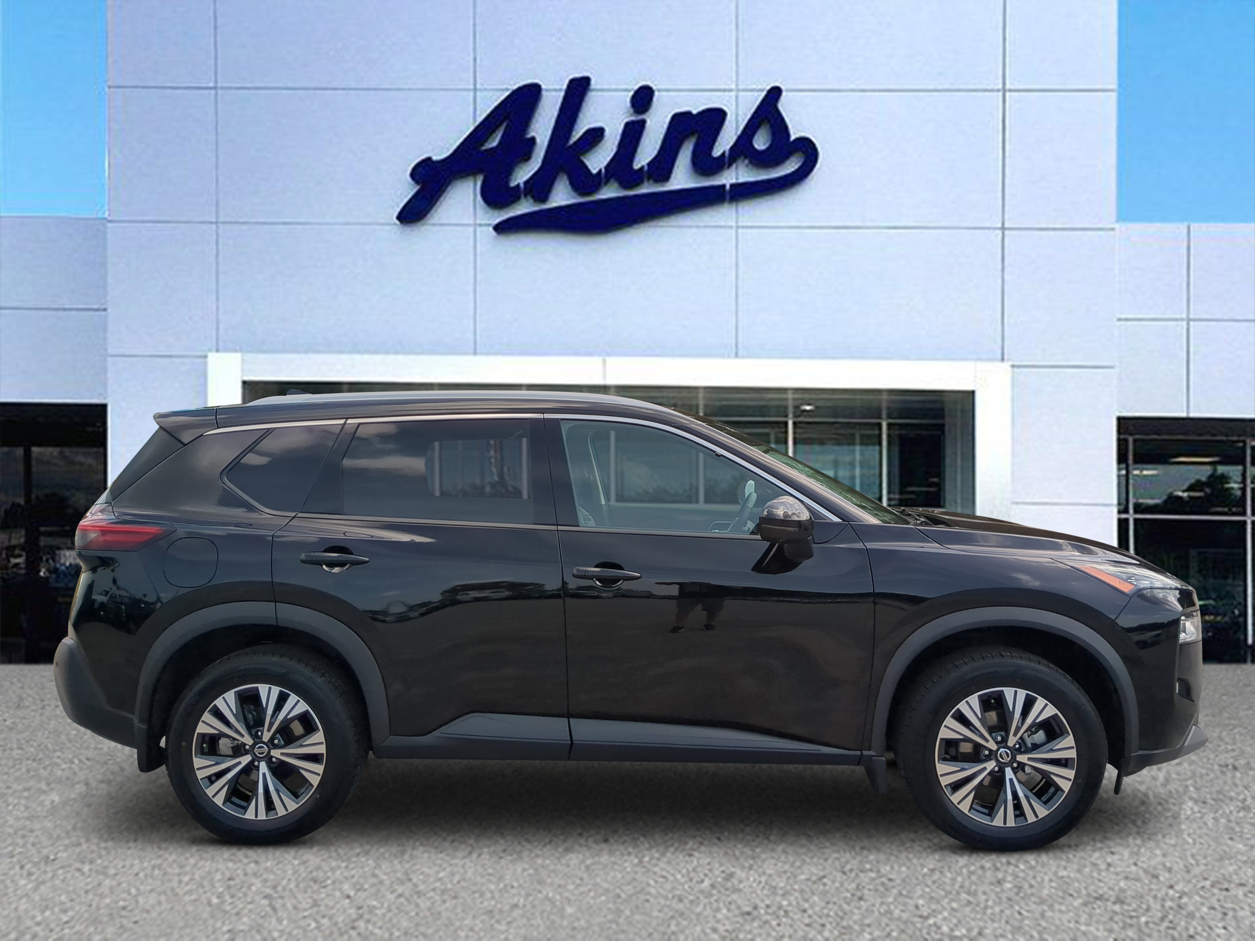 Used 2021 Nissan Rogue SV w/ Premium Package FWD image 1