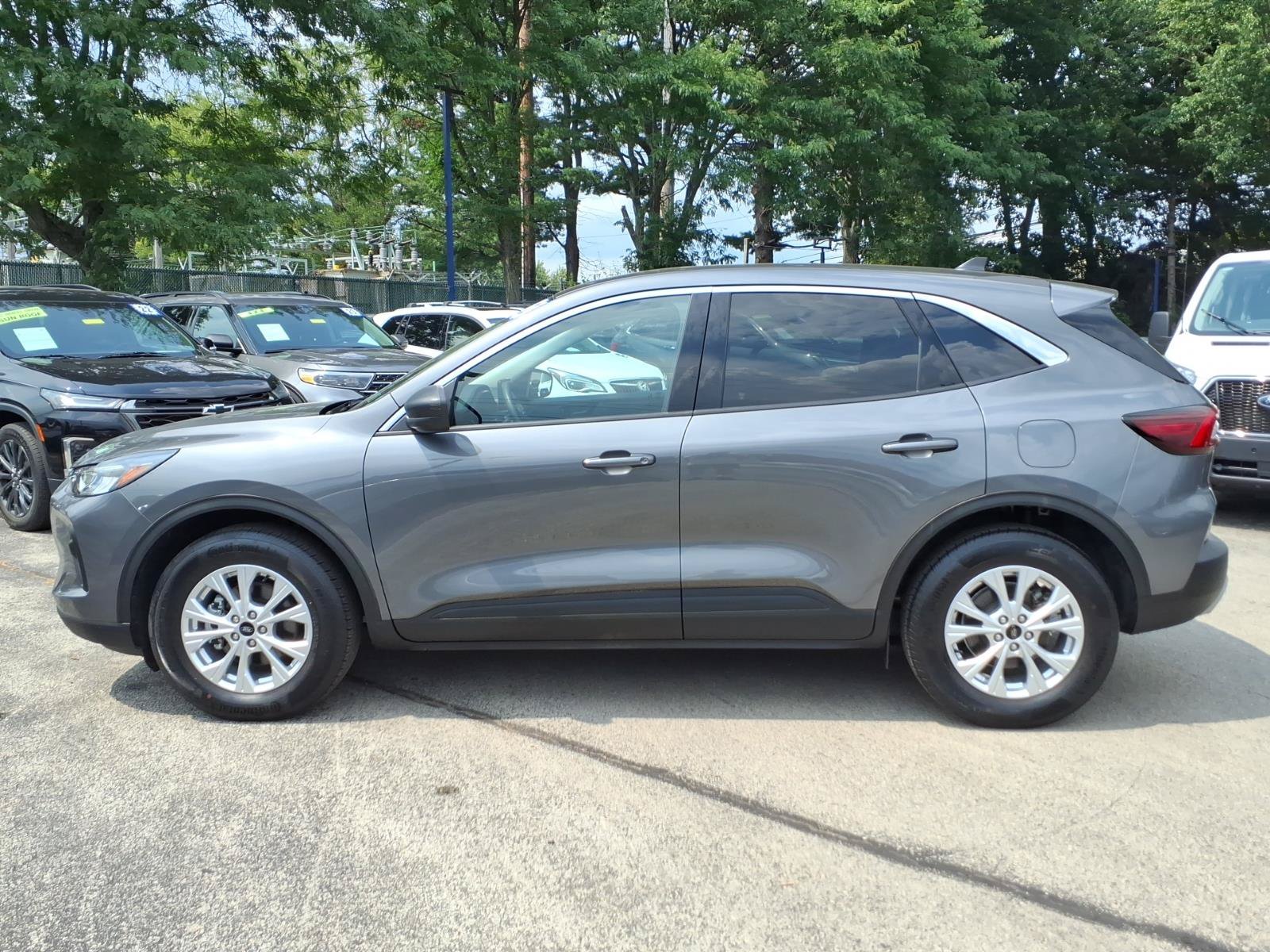 Certified 2023 Ford Escape Active AWD/4WD image 7