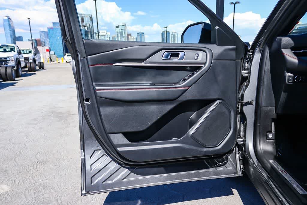 Certified 2025 Ford Explorer ST-Line RWD image 22