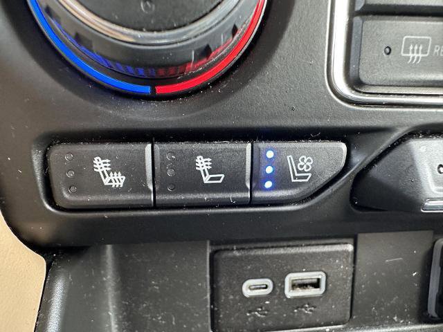 Used 2024 Chevrolet Tahoe Premier w/ Advanced Technology Package image 36