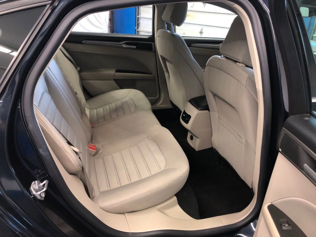 Certified 2020 Ford Fusion SE image 22