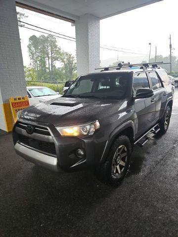 Used 2023 Toyota 4Runner TRD Off-Road Premium w/ Off Road Premium Plus Package AWD/4WD image 3