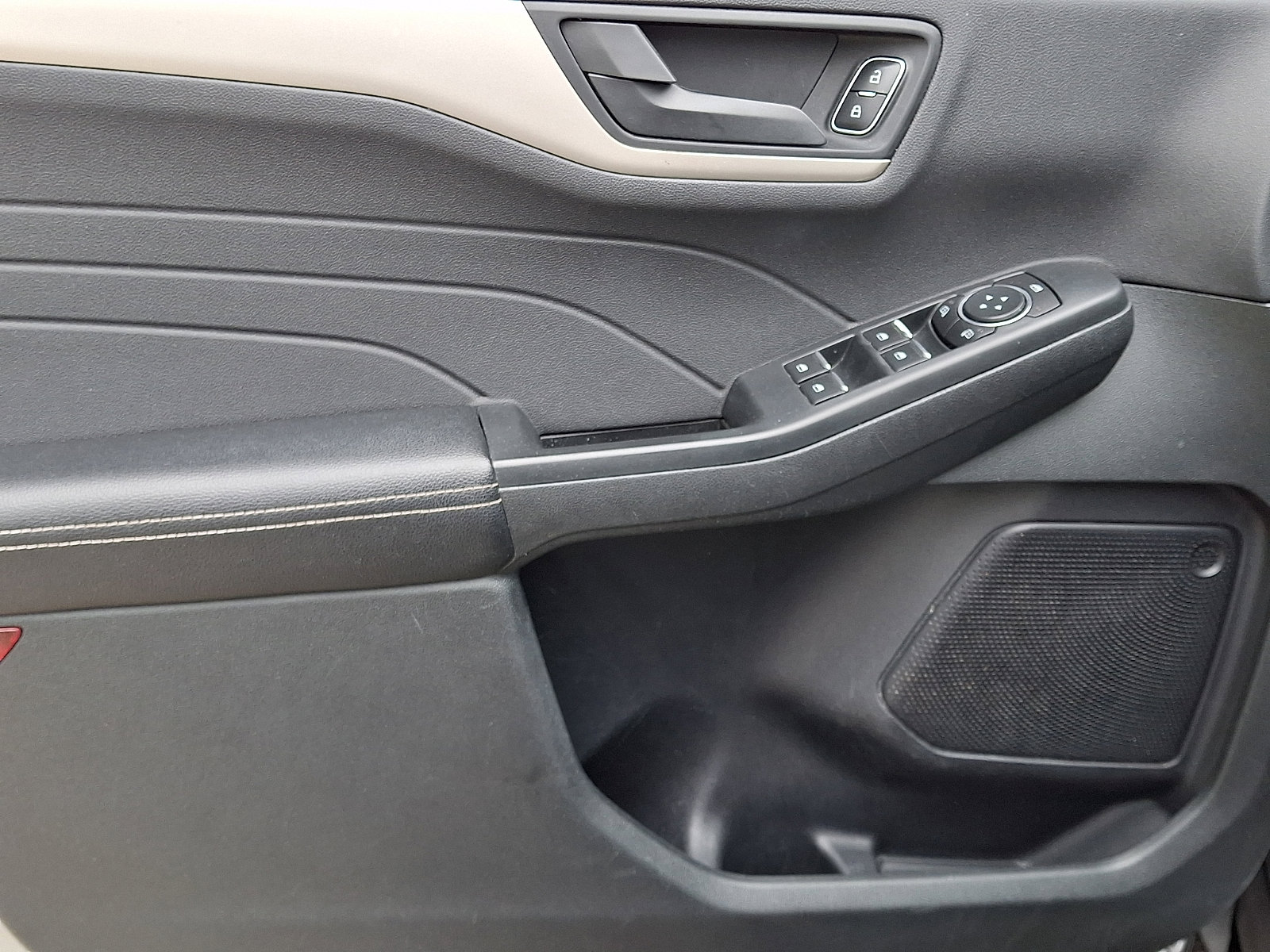 Certified 2022 Ford Escape SE w/ Convenience Package FWD image 16