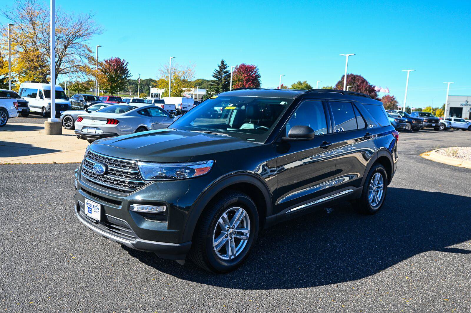 Certified 2022 Ford Explorer XLT w/ Equipment Group 202A AWD/4WD image 9