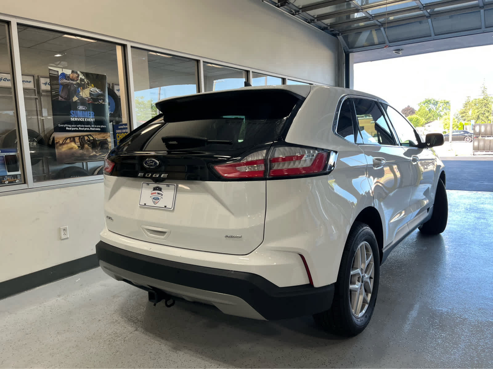 Certified 2024 Ford Edge SEL w/ Convenience Package AWD/4WD image 7