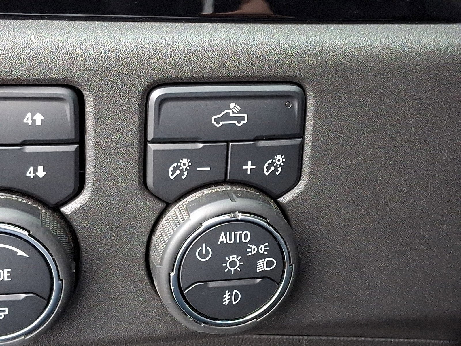 Used 2024 Chevrolet Silverado 1500 LT Trail Boss w/ Dark Appearance Package image 25