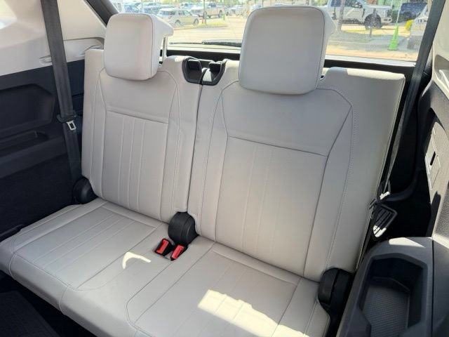Used 2023 Volkswagen Tiguan SE w/ Panoramic Sunroof Package FWD image 25