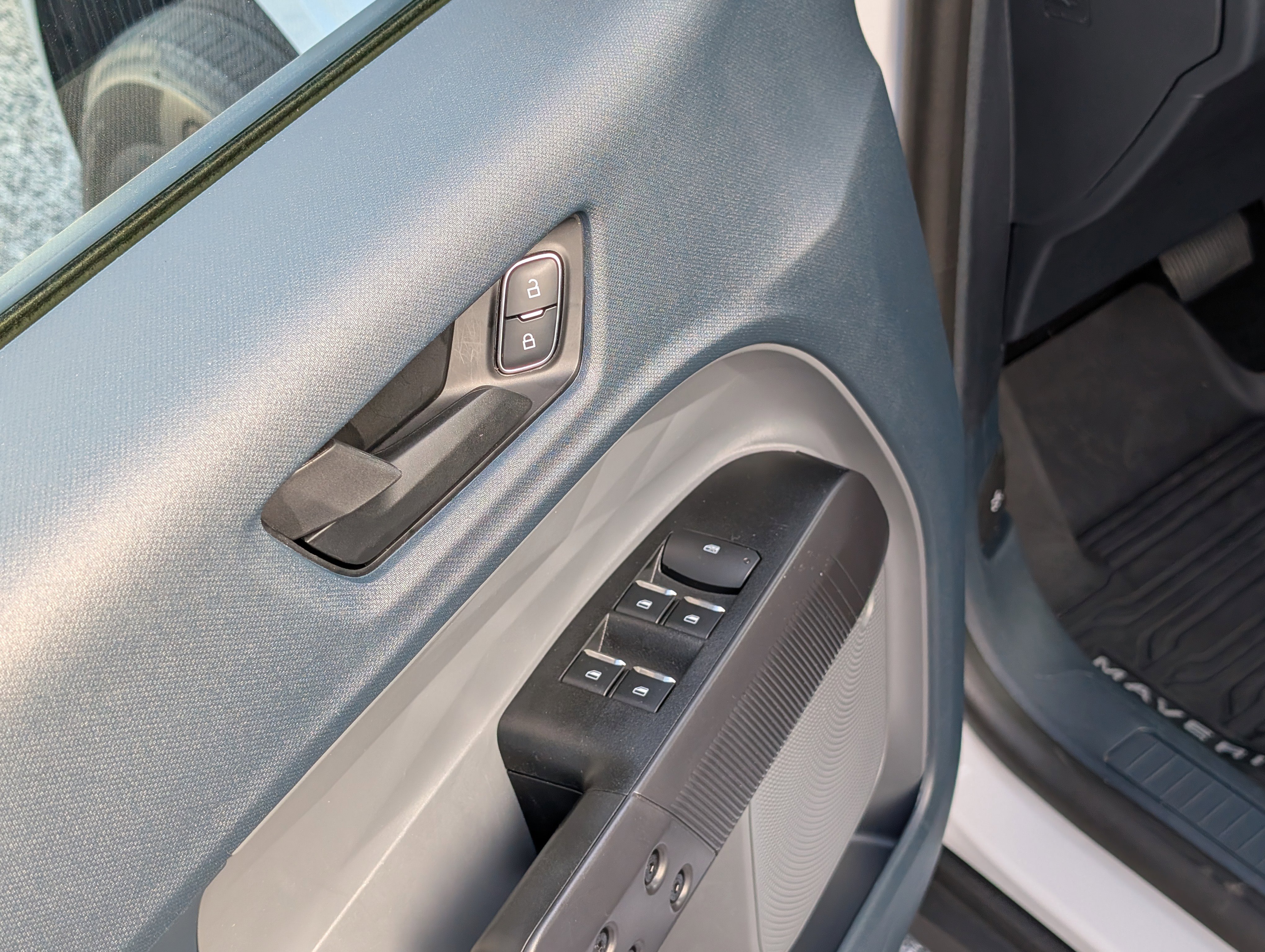 Certified 2024 Ford Maverick XL image 19