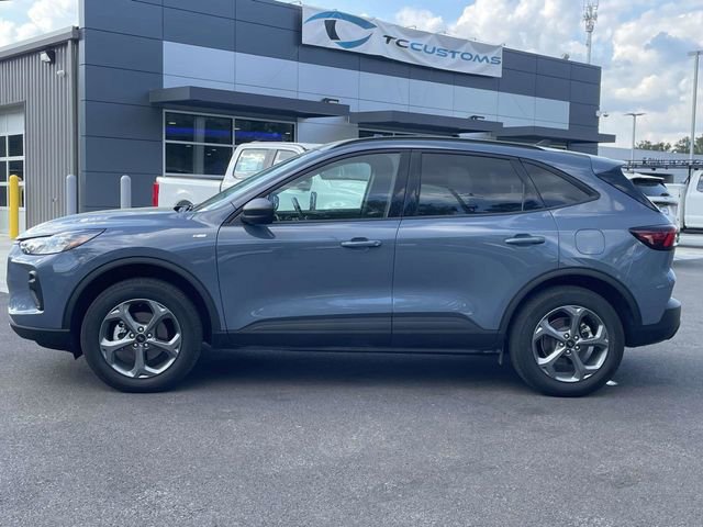 Certified 2025 Ford Escape ST-Line w/ Cold Weather Package image 2