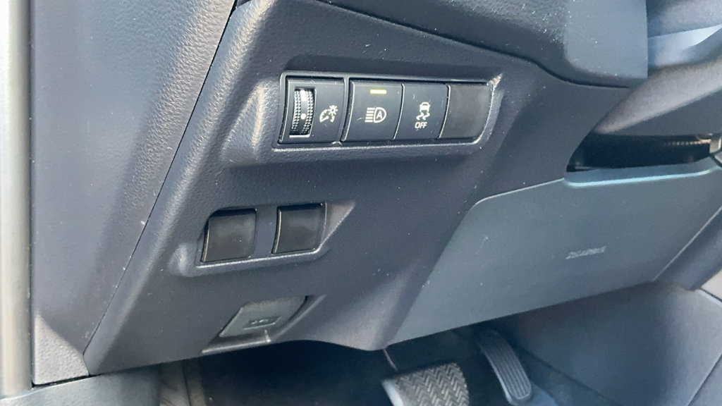 Used 2026 Toyota Corolla Cross XLE FWD image 26