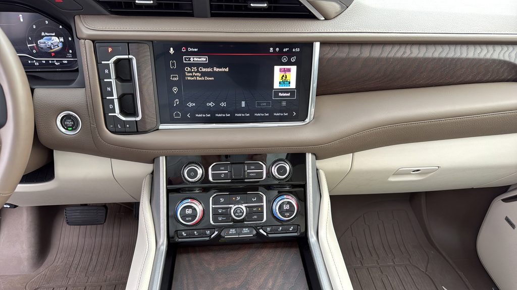 Used 2023 GMC Yukon Denali AWD/4WD image 28