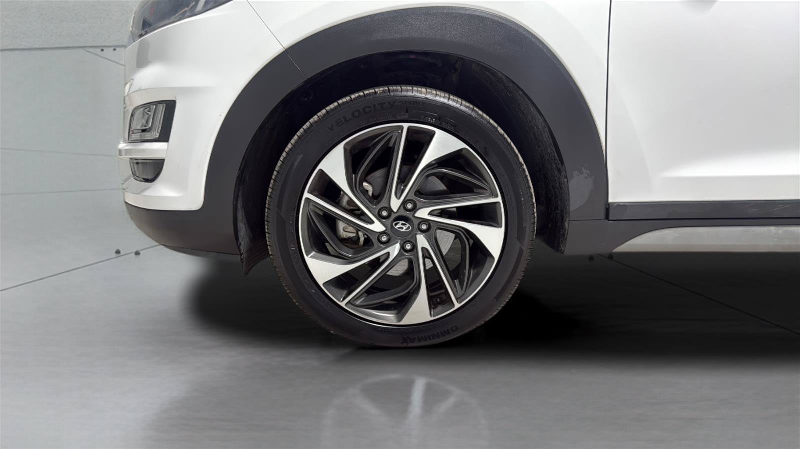 Used 2019 Hyundai Tucson Sport FWD image 27