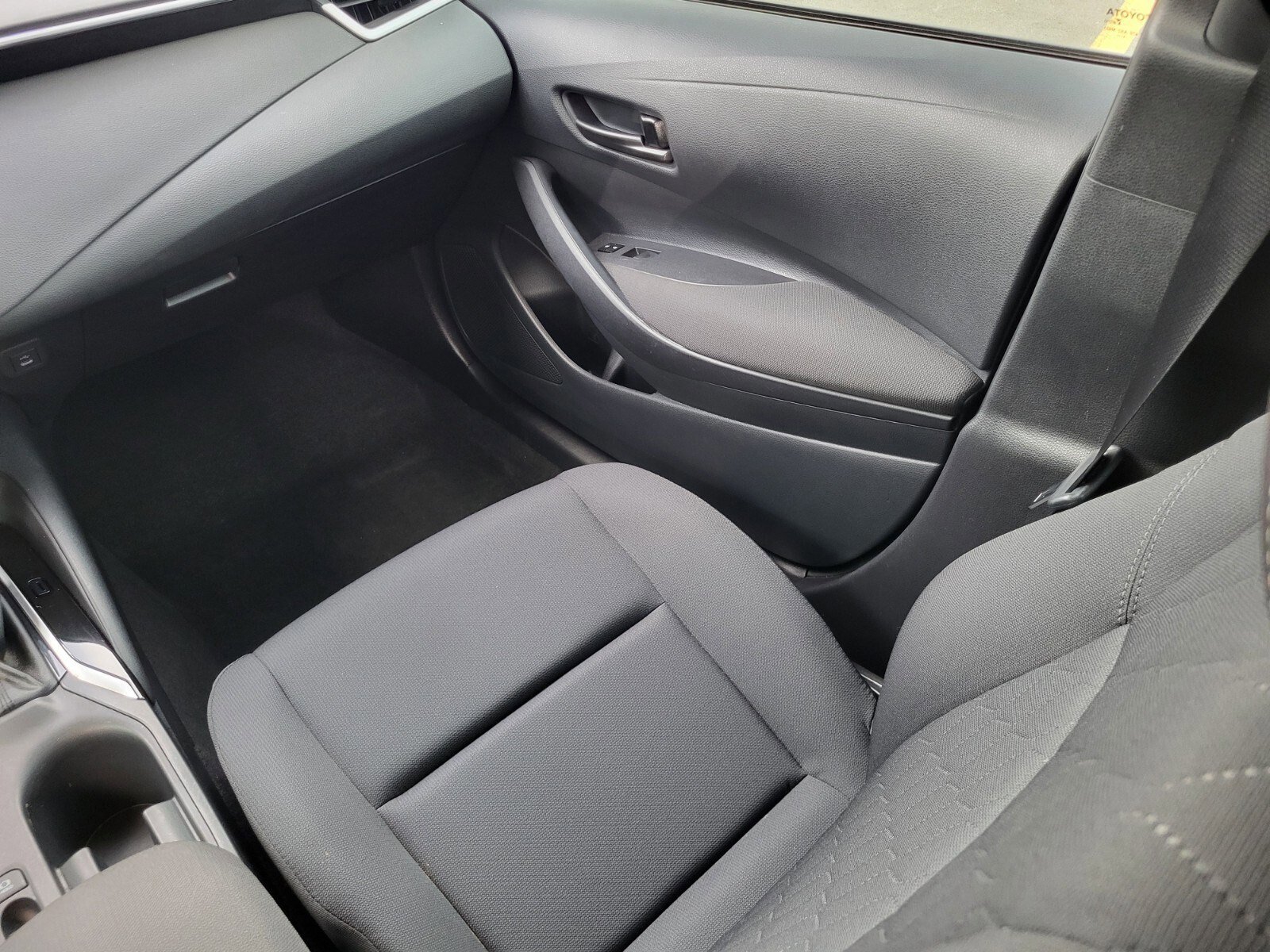 Used 2025 Toyota Corolla LE image 15