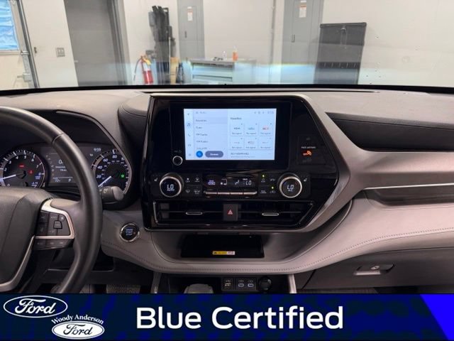 Used 2023 Toyota Highlander XLE FWD image 15