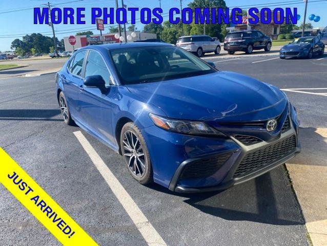 Used 2024 Toyota Camry SE FWD image 1