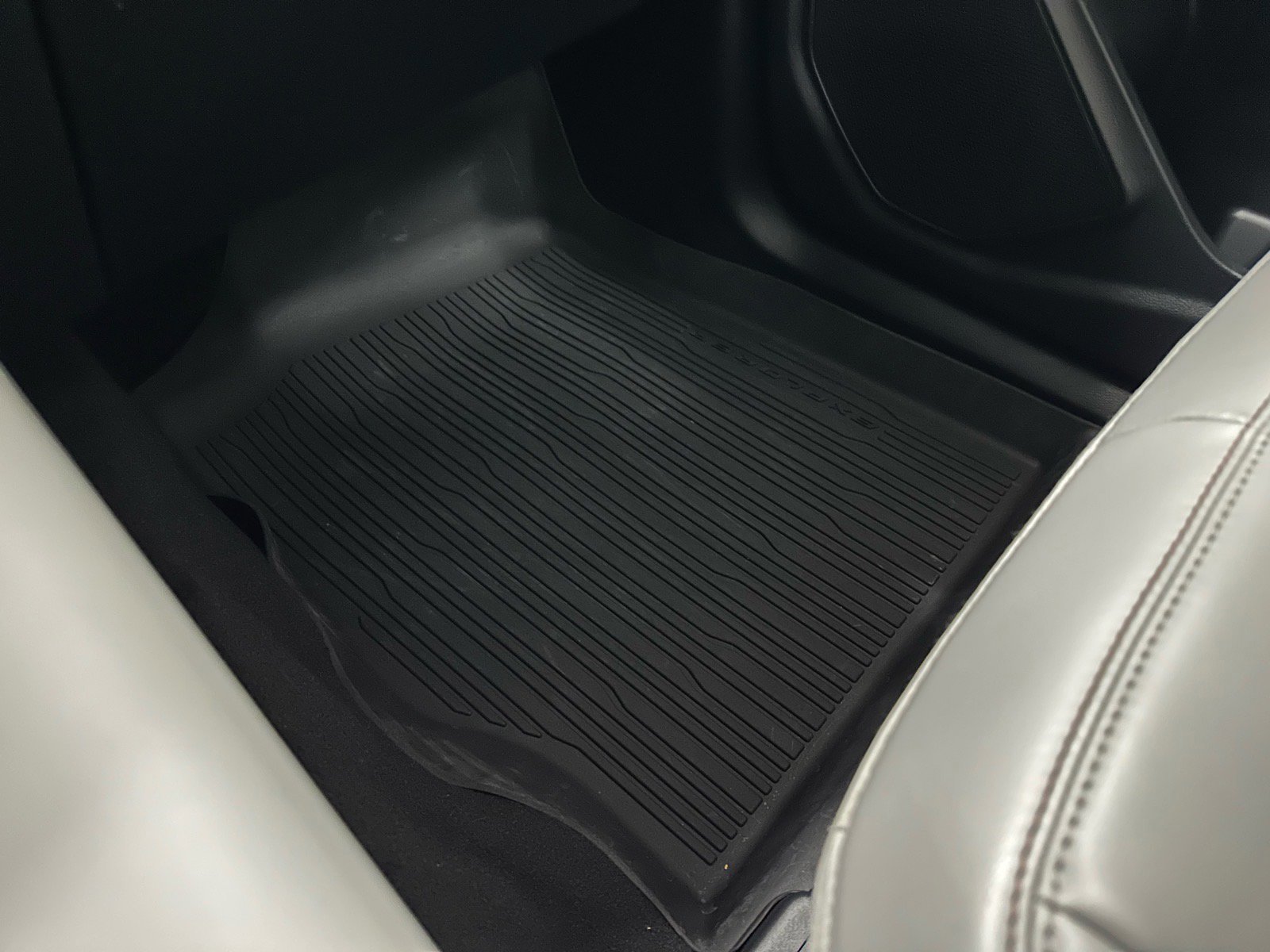 Certified 2025 Ford Explorer Active w/ Active Comfort Package image 36