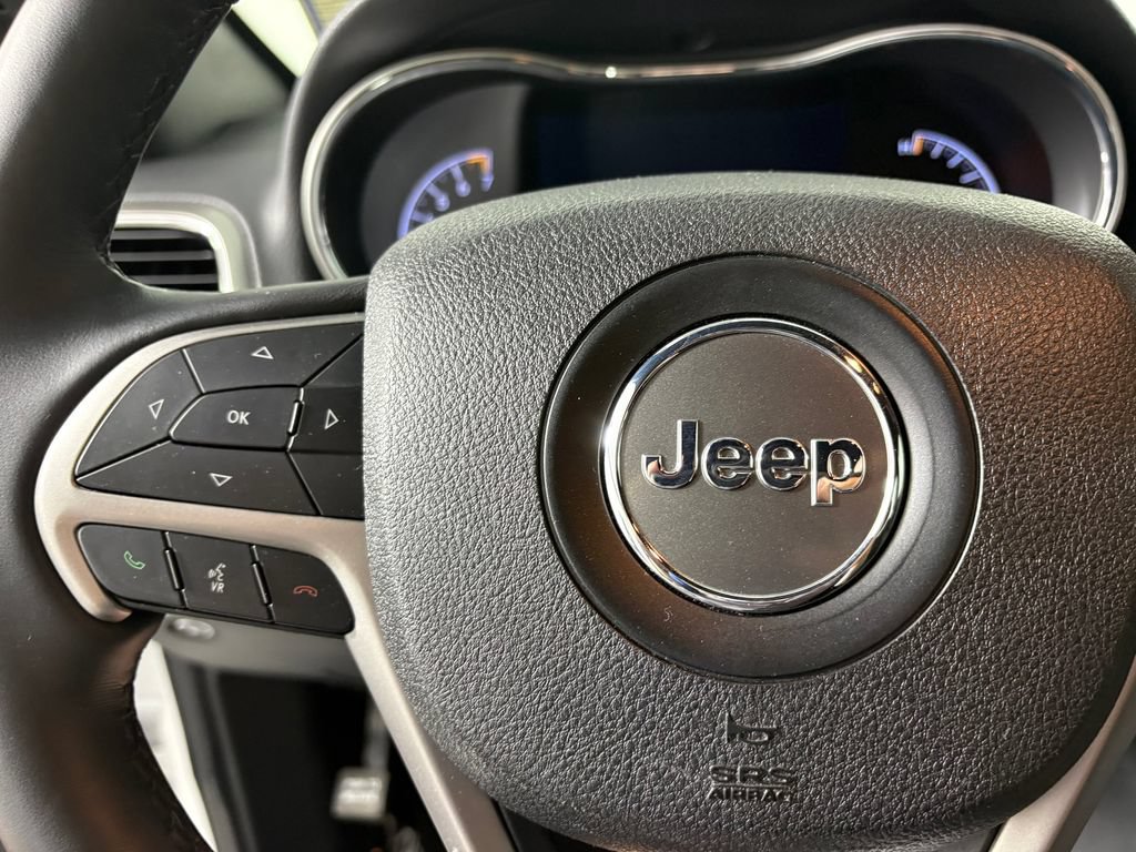 Used 2018 Jeep Grand Cherokee Altitude AWD/4WD image 24