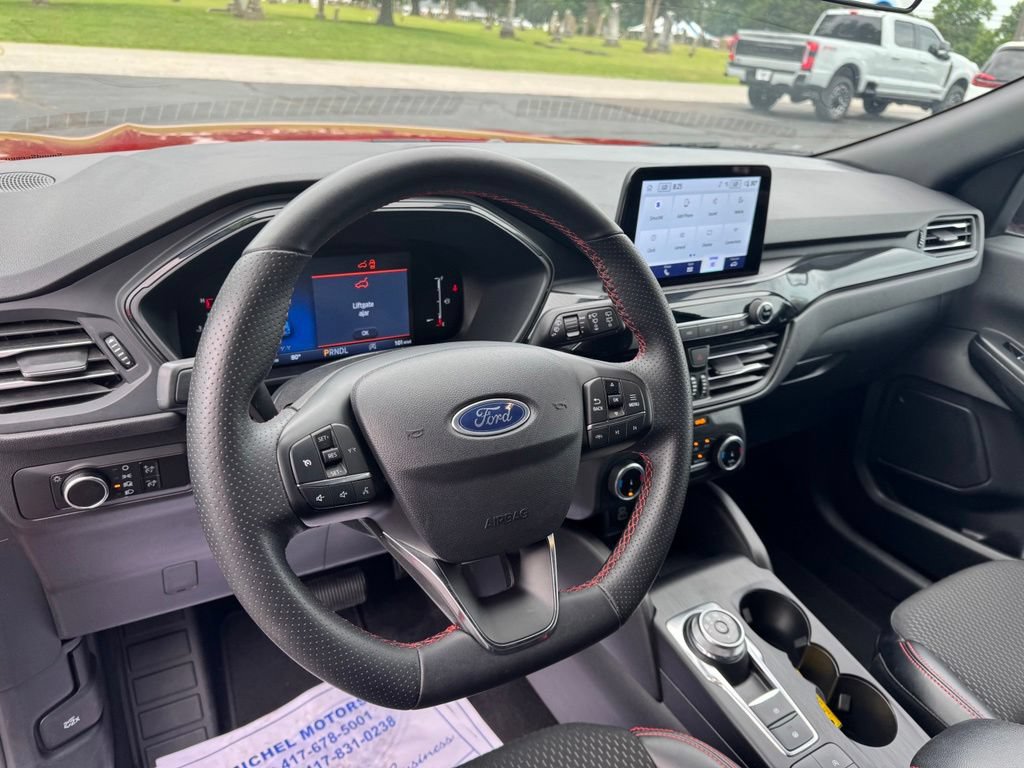 Certified 2025 Ford Escape ST-Line FWD image 7