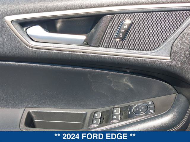 Certified 2024 Ford Edge SEL w/ Convenience Package AWD/4WD image 11