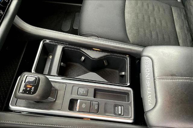 Used 2025 Nissan Pathfinder SV FWD image 18