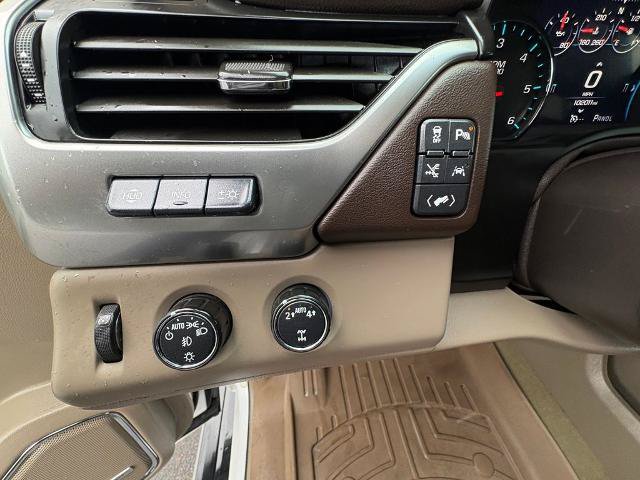 Used 2017 Chevrolet Suburban Premier AWD/4WD image 16