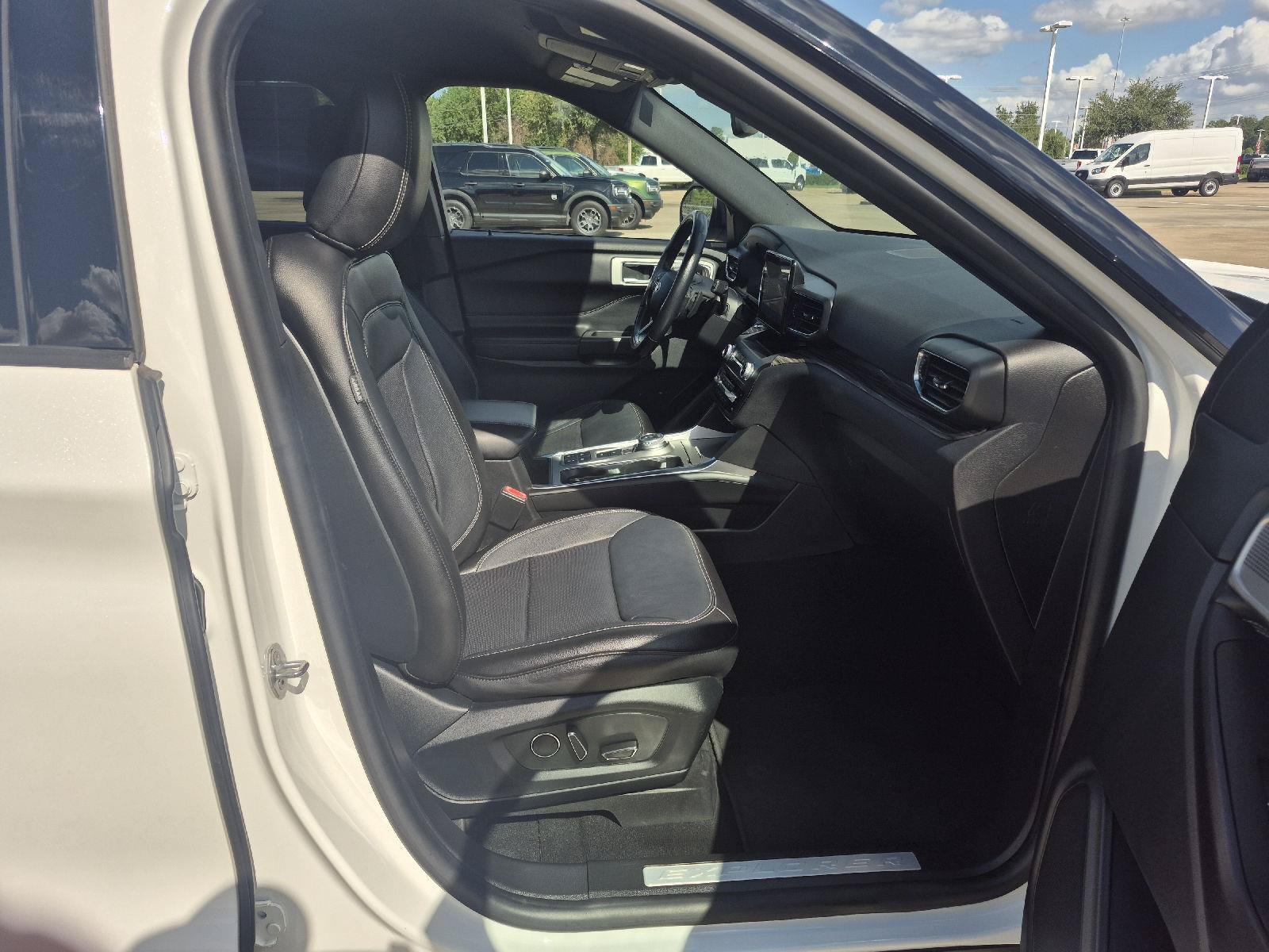 Certified 2020 Ford Explorer Limited w/ Class III Trailer Tow Package RWD image 9