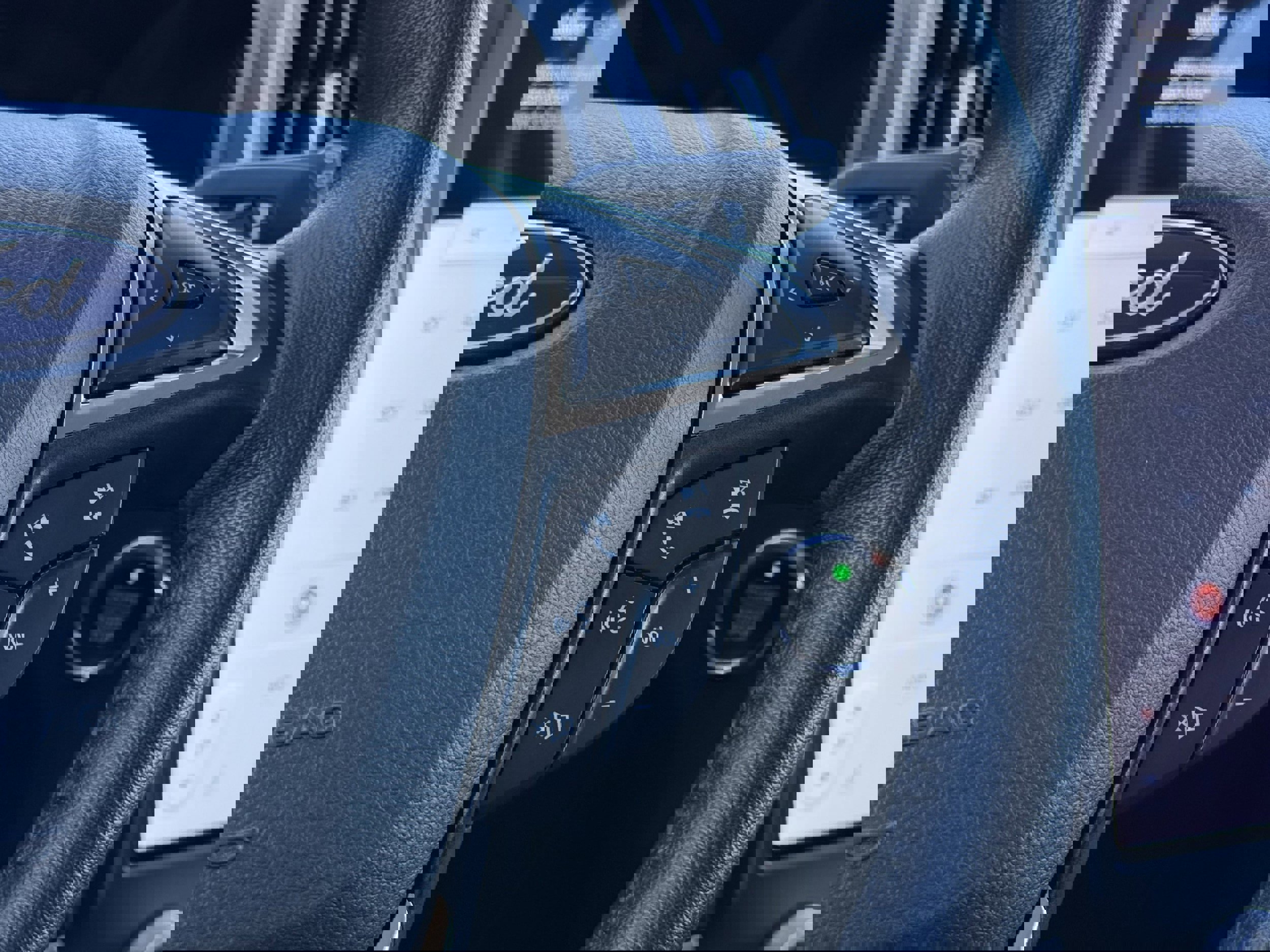 Certified 2024 Ford Edge SEL w/ Convenience Package image 16