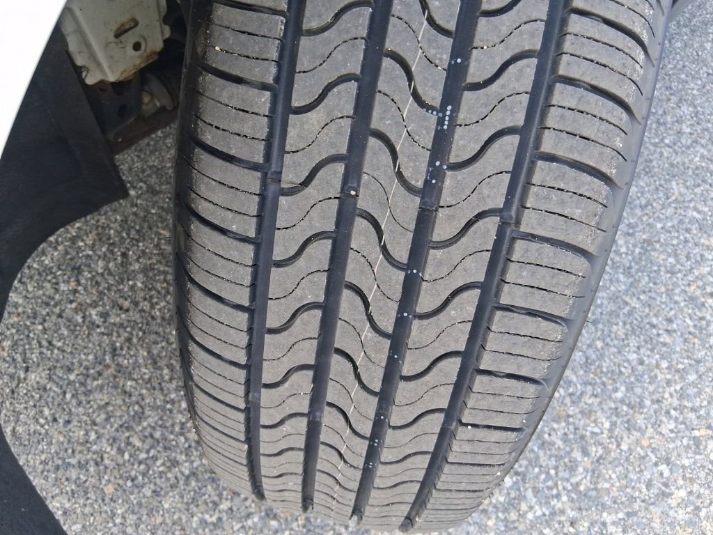 Used 2018 Chevrolet Equinox LS w/ LPO, Floor Liner Package FWD image 21