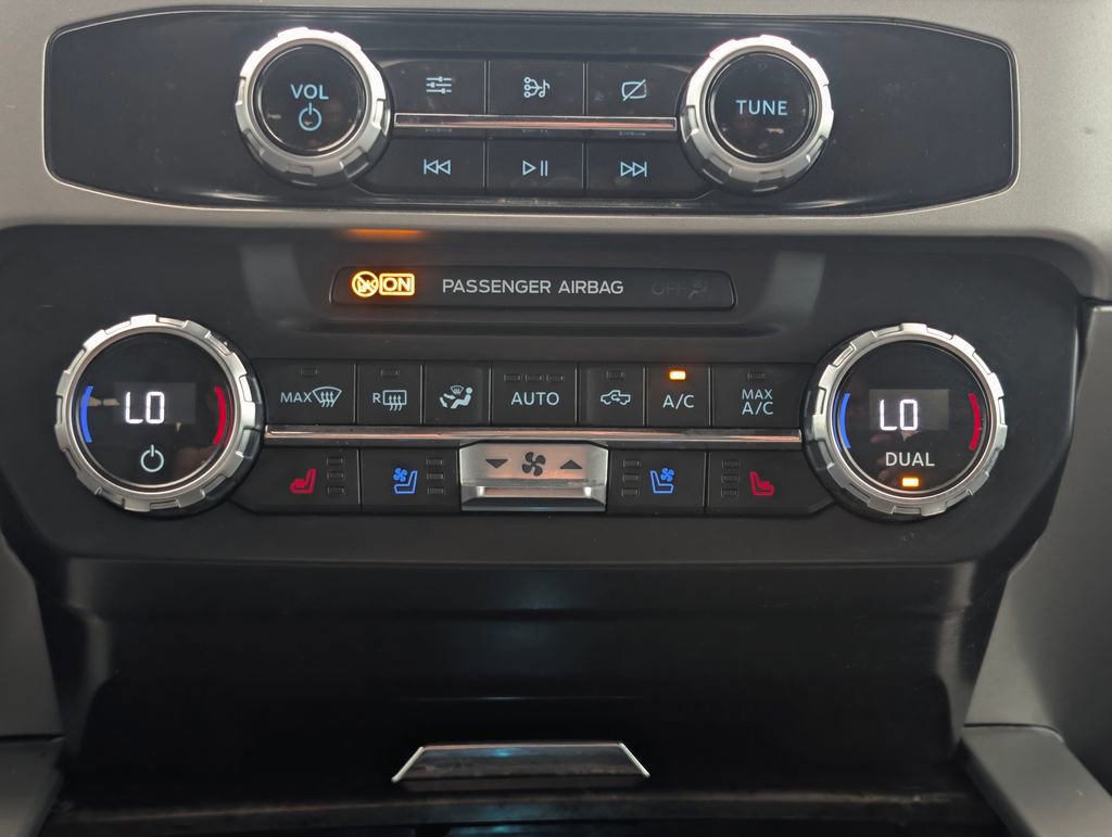 Certified 2022 Ford F250 Lariat w/ Lariat Value Package image 16