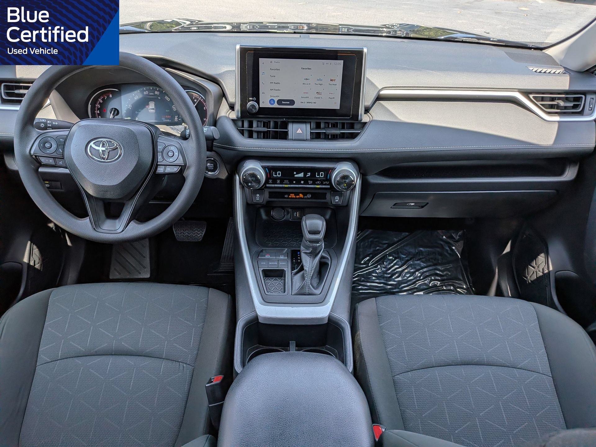Used 2025 Toyota RAV4 XLE FWD image 17
