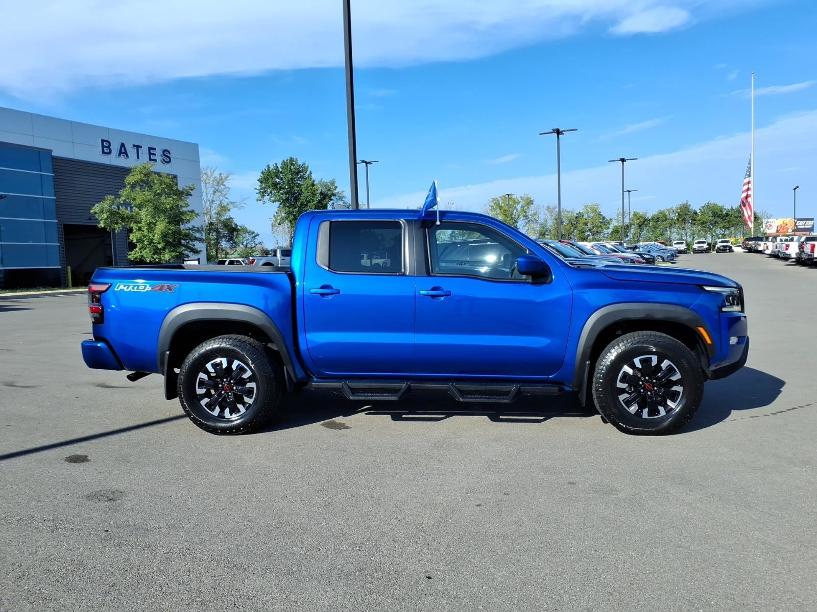 Used 2024 Nissan Frontier PRO-4X w/ Technology Package AWD/4WD image 2