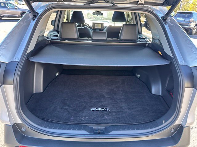 Used 2019 Toyota RAV4 XLE Premium FWD image 27