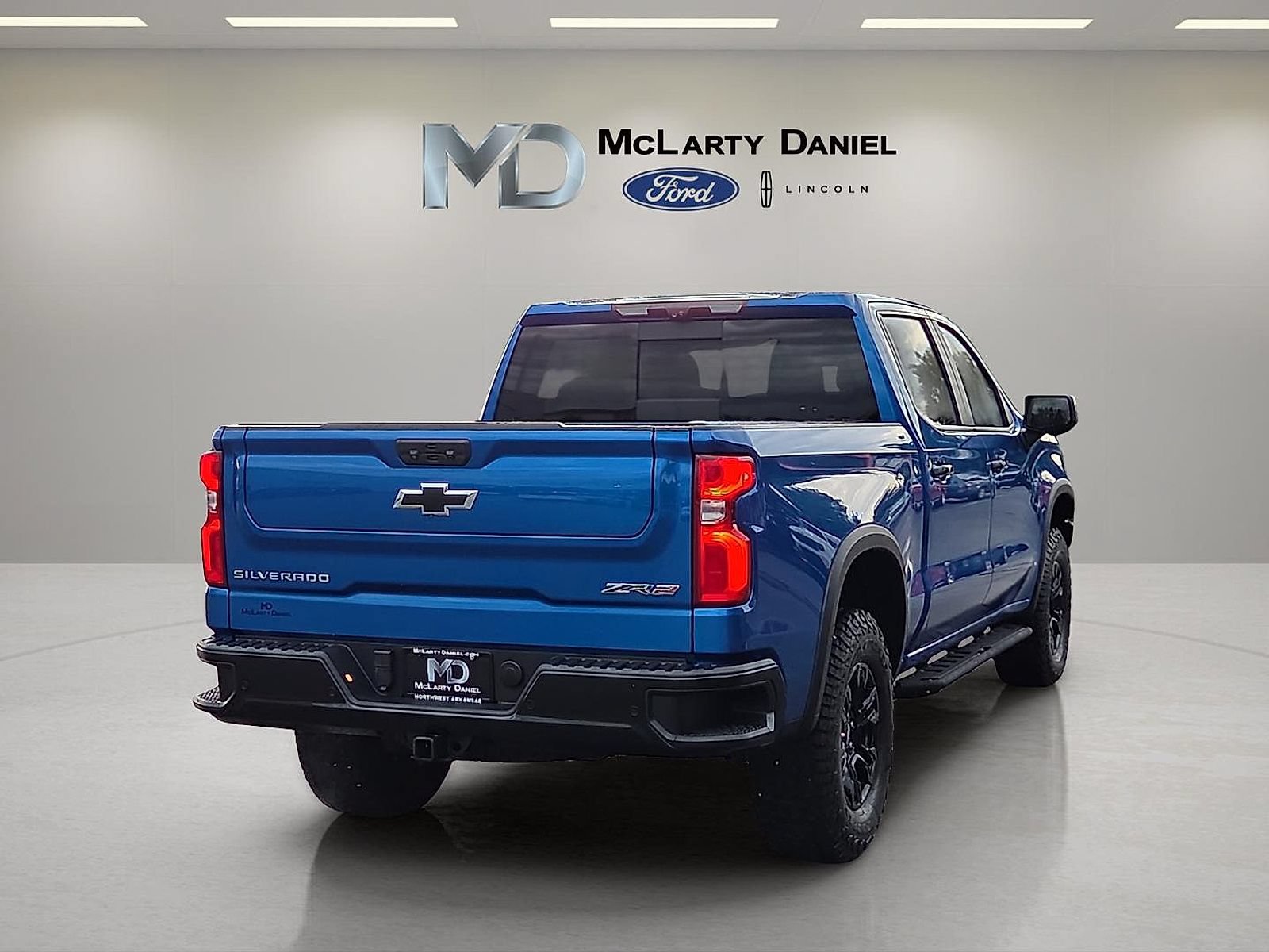 Used 2022 Chevrolet Silverado 1500 ZR2 w/ Technology Package AWD/4WD image 5