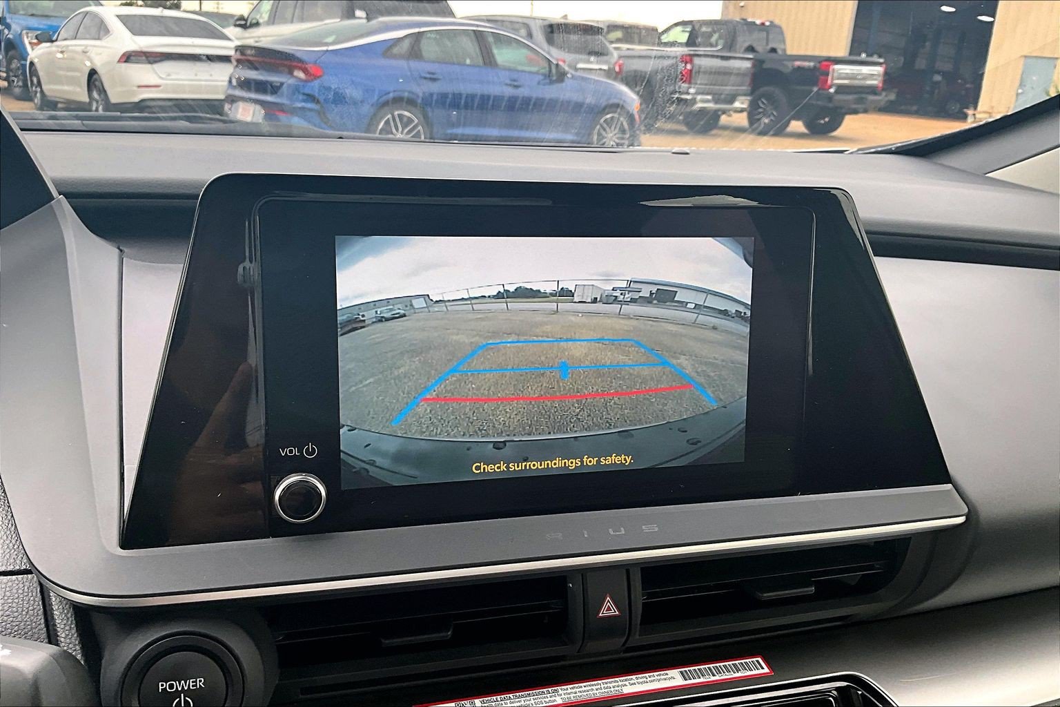 Used 2025 Toyota Prius LE FWD image 30