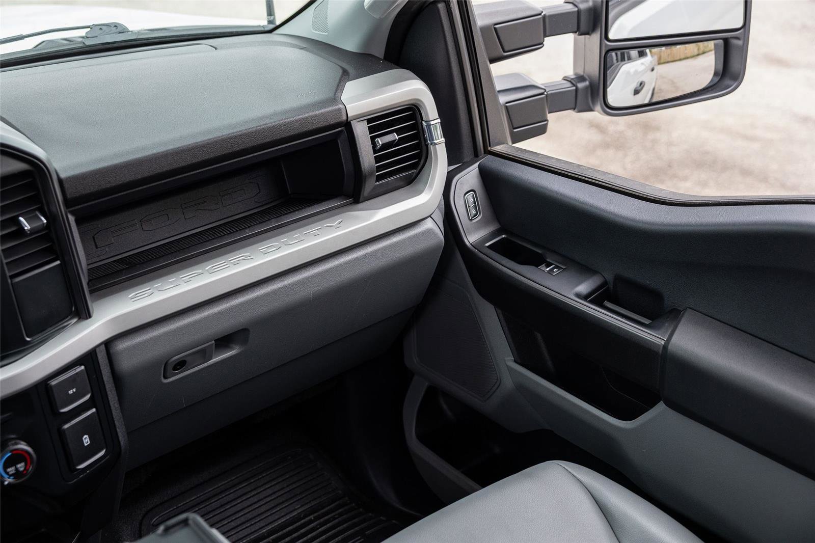 Certified 2024 Ford F250 XL RWD image 27