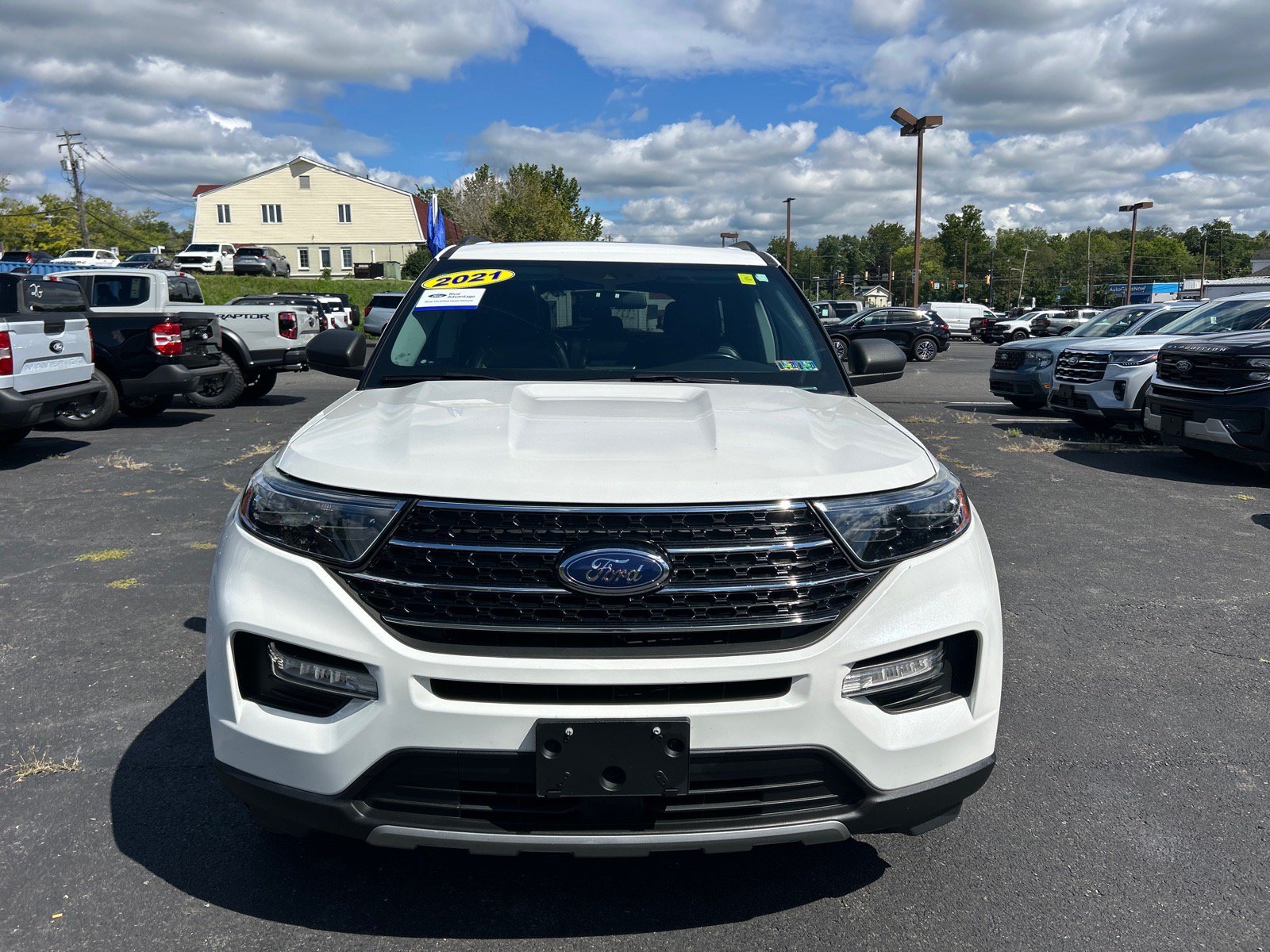 Certified 2021 Ford Explorer XLT w/ Equipment Group 202A AWD/4WD image 27