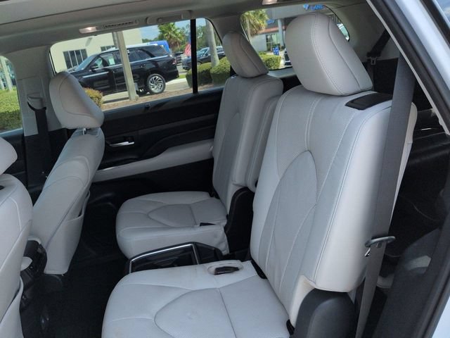 Used 2024 Toyota Grand Highlander Limited FWD image 13